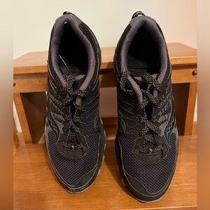 Saucony sneakers 10W